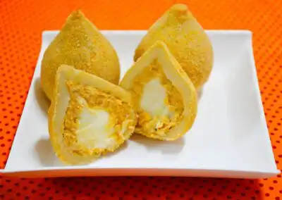 coxinha aberta ao meio