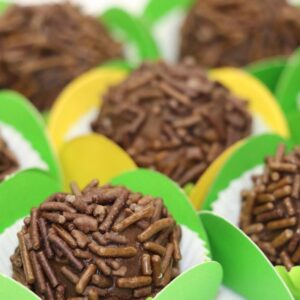 brigadeiros maquina formadora de doces