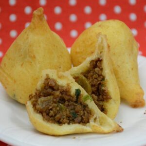 coxinhas de pão de queijo com carne maquinas para produção de salgados